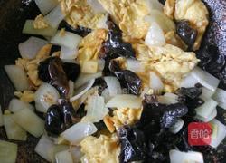 木耳洋葱炒鸡蛋的做法图解10