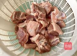 羊肉炖胡萝卜的做法图解1