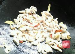 猪大肠炒酸菜的做法图解5