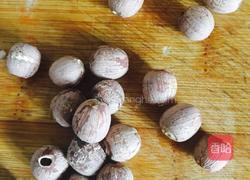 不一样的银耳莲子百合粥的做法图解2