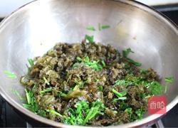 韭菜鸡蛋炒地皮菜的做法图解7