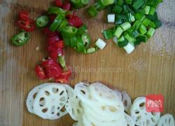 辣炒藕片的做法图解1