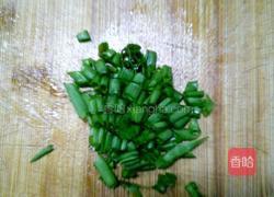 平菇炒鸡蛋的做法图解3