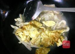 平菇炒鸡蛋的做法图解8