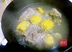 大骨玉米汤的做法图解8
