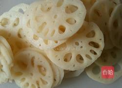 凉拌莲藕的做法图解1