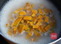 芝香南瓜粥的做法图解3