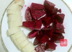 火龙果香蕉汁的做法图解1