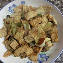 豆腐大葱的做法[图]