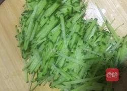 凉拌青萝卜丝的做法图解2