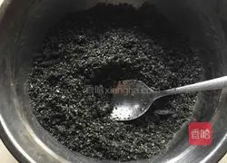 Illustration of how to make milky black sesame hair cake 2