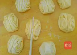 Pumpkin Roll Recipe Illustration 6