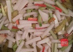 酸脆泡萝卜条的做法图解3