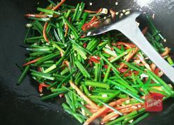 鸡丝炒韭菜苔的做法图解6