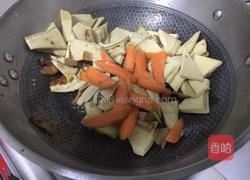 豆腐干胡萝卜烧肉的做法图解8