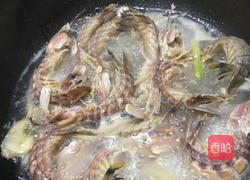 胡椒粉盐水煮虾菇的做法图解6