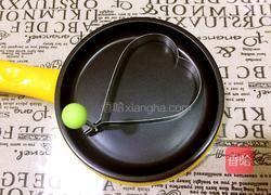 爱心鸡蛋的做法图解2