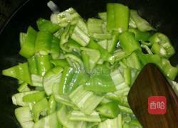 油焖辣椒的做法图解2