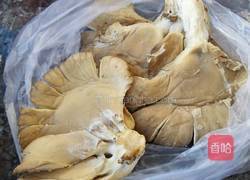 油炸平菇的做法图解1