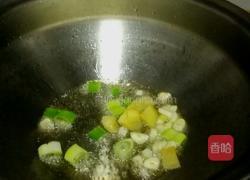 板栗烧鸡的做法图解5