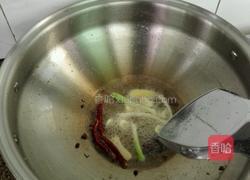 香菇海带炖排骨的做法图解3