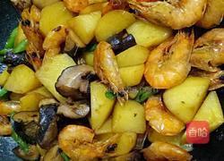 鲜虾炖土豆的做法图解7