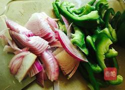 圆椒炒牛肉的做法图解5