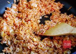 辣白菜炒饭的做法图解3