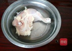 土豆炖鸡块的做法图解1