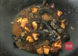 香菇鸡汤米线的做法图解4