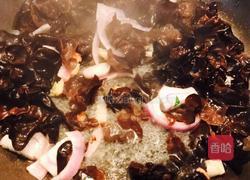 木耳芹菜炒淮山的做法图解6
