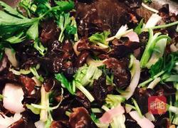 木耳芹菜炒淮山的做法图解7