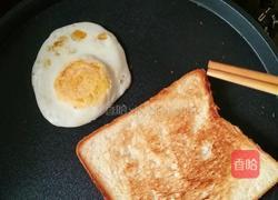 烤面包三明治的做法图解1