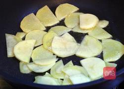 辣白菜土豆片的做法图解2