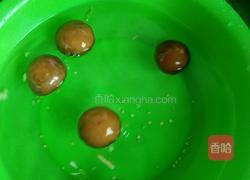 菜叶炒香菇的做法图解3