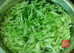 清炒包菜的做法图解1