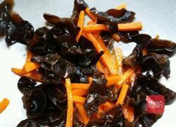 胡萝卜木耳炒百合的做法图解4