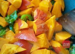 酱香南瓜炖土豆的做法图解4