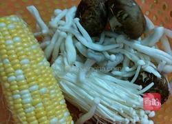 蘑菇素菜汤的做法图解1