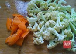 花椰菜炒牛肉的做法图解1