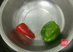 鸡胸肉炒青红椒的做法图解4