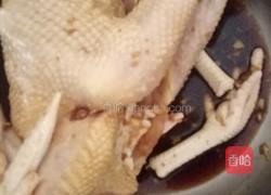 电饭锅焖鸡的做法图解1