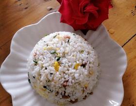 鸡蛋火腿肠炒饭[图]