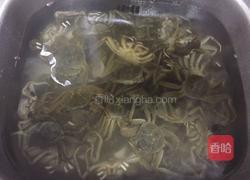 红烧香辣蟹的做法图解1