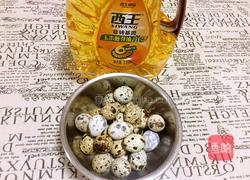 茄汁鹌鹑蛋的做法图解1