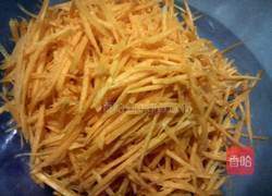 葱油胡萝卜丝的做法图解1