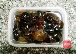 香菇木耳肉臊的做法图解2