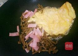 泡菜炒鸡蛋的做法图解6