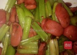 芹菜炒香肠的做法图解3