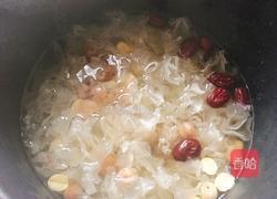 桂圆莲子银耳羹的做法图解6
